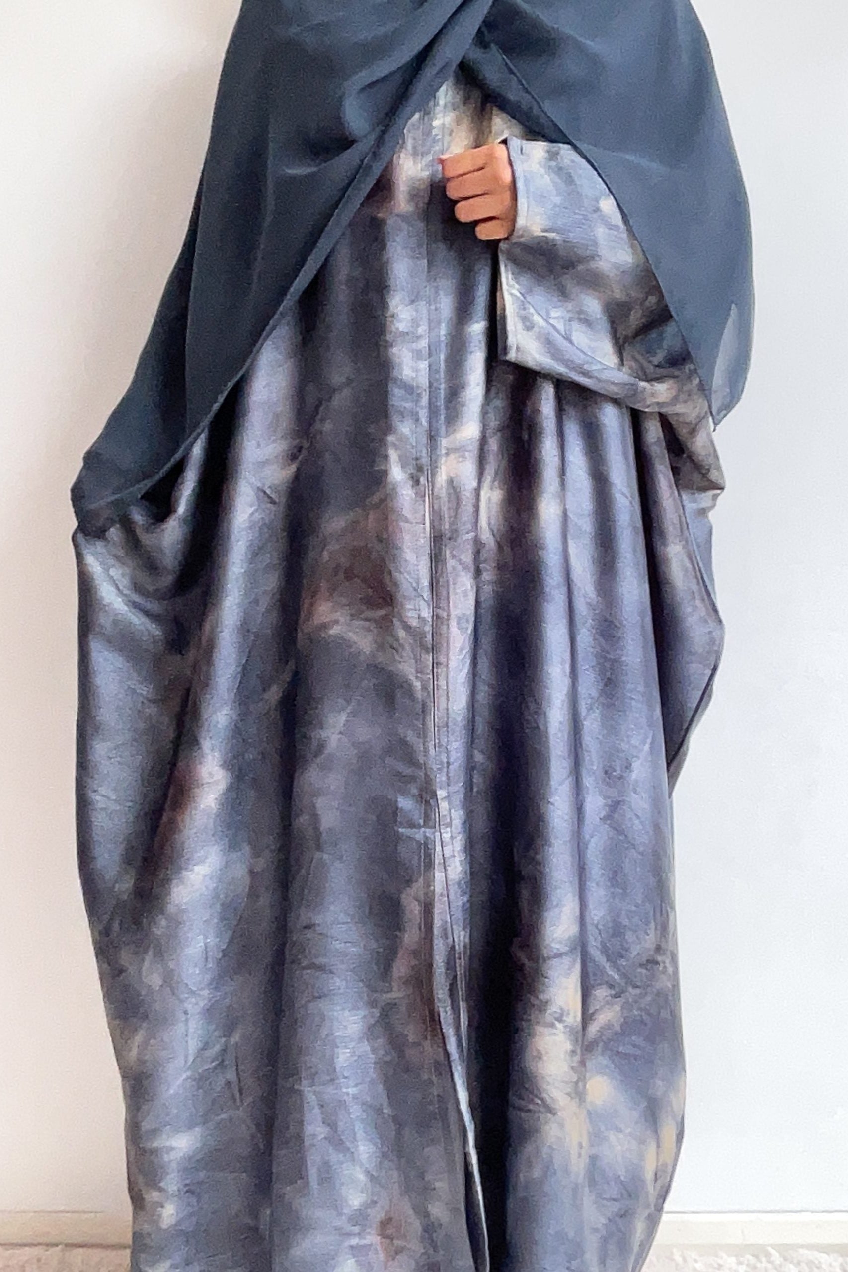 blue tie dye abaya