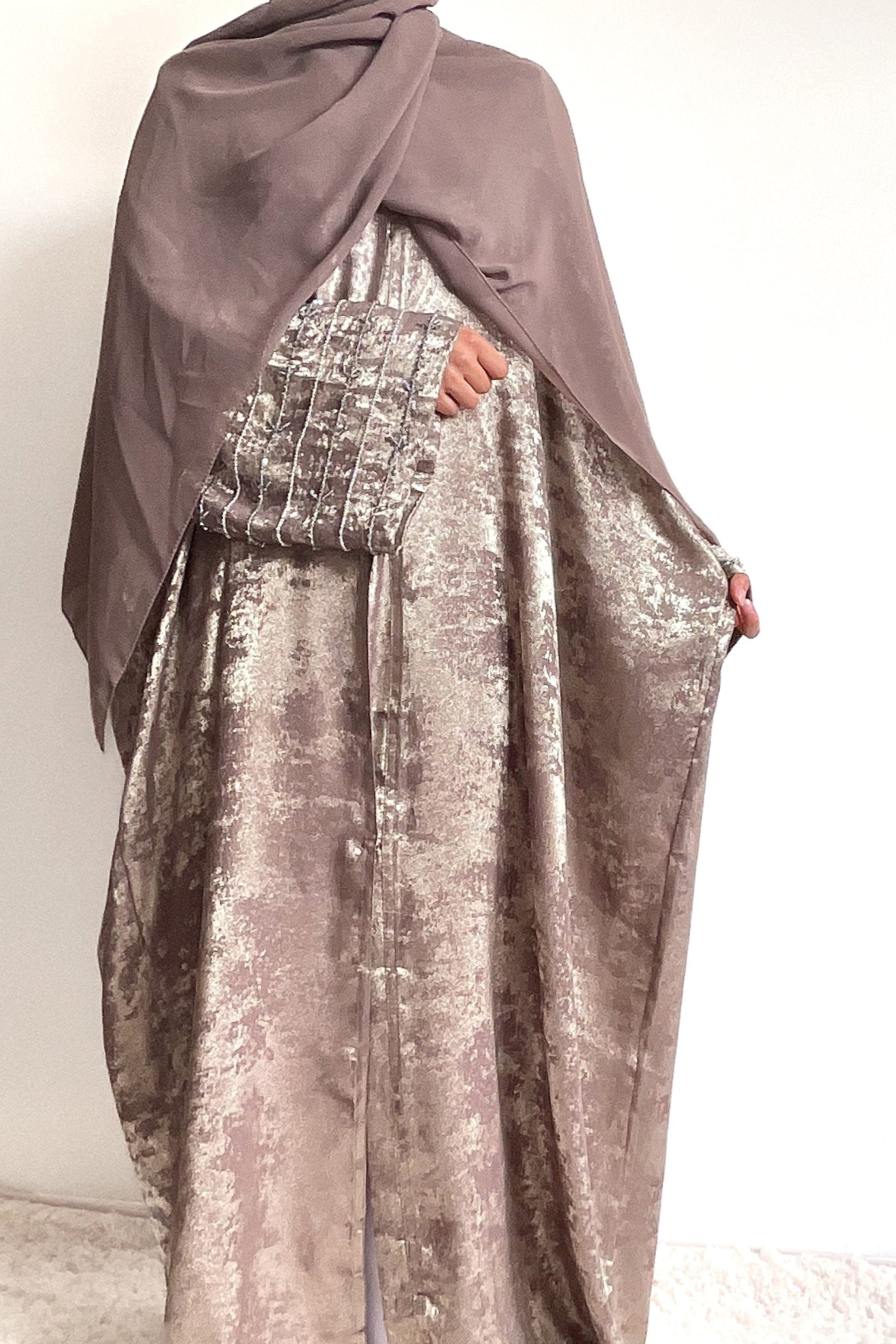 Gold occasionwear abaya, beadwork