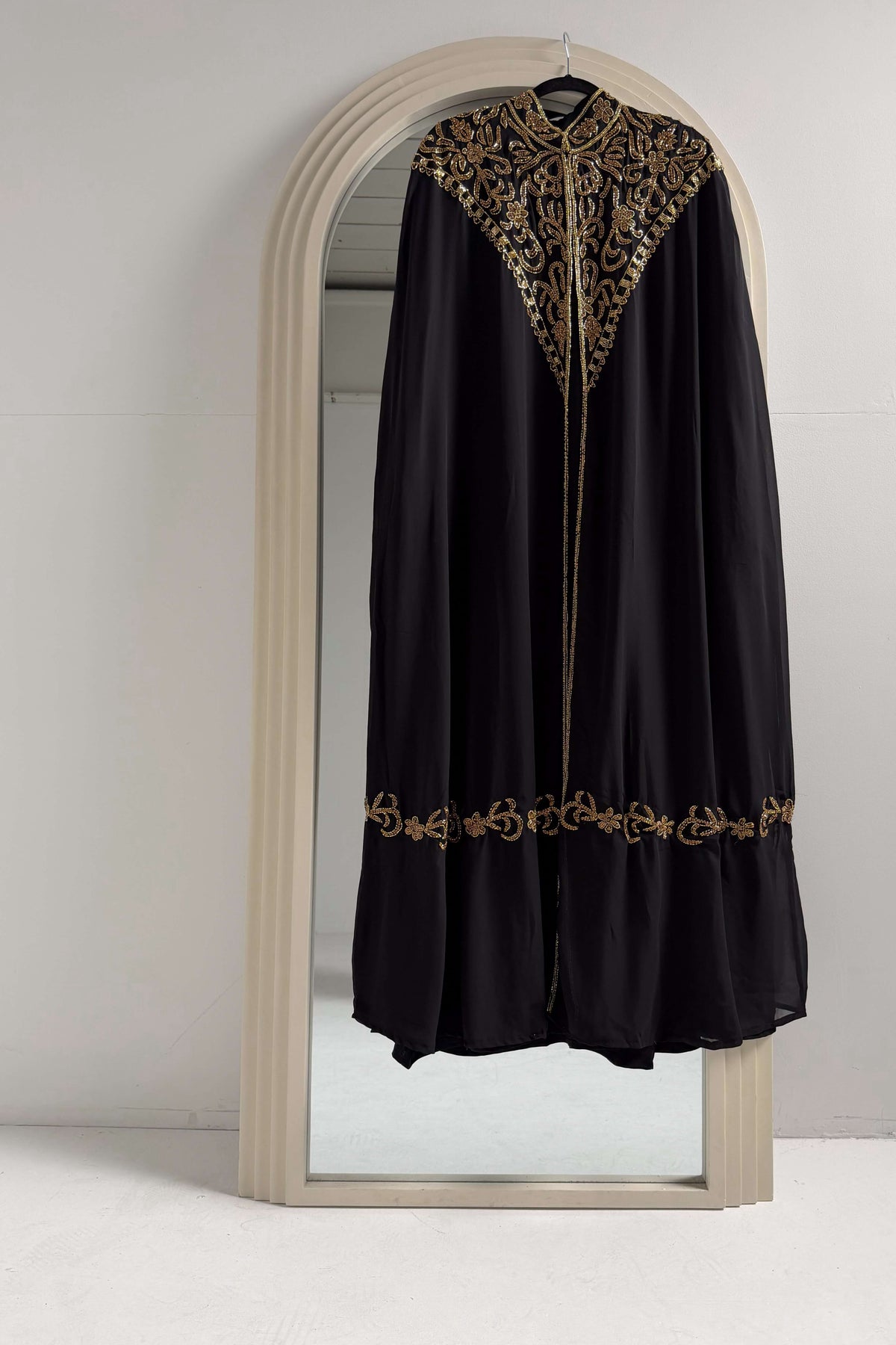 Hana Embellished Chiffon Cape Set - Gold and SIlver