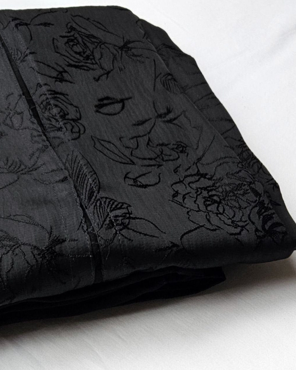 Black rose self print abaya
